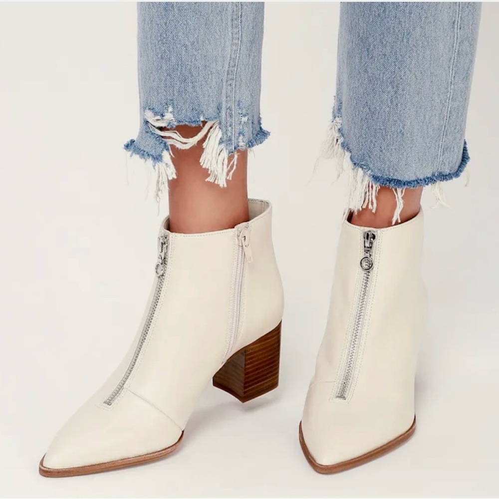 Sole Society $99 Desiray Cream Leather Pointed Toe Booties Size 7.5, 10 & 11 NEW - Picture 1 of 8